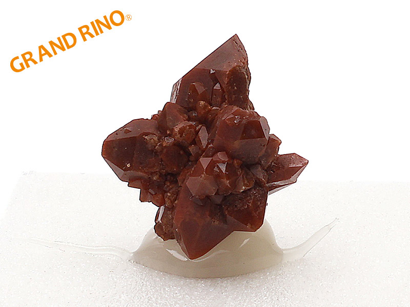 レッドクォーツ    結晶 (B)  1 W16XH18XD14MM 2.00 GM 2236